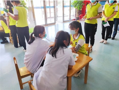 商丘市智谷幼儿园开展一年一度的全体教职工健康体检