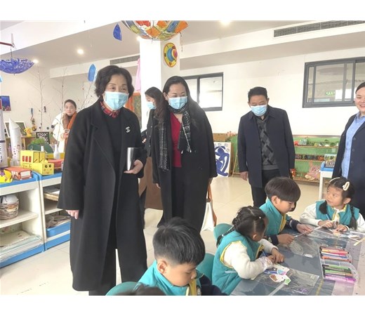 热烈欢迎徐幼集团薛田生一行莅临商丘市智谷幼儿园指导工作!